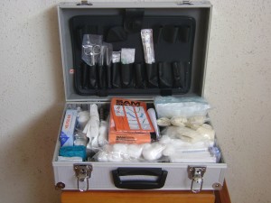 FRANCISCO CABRERA prestadores de Servicio tecnico en Chile en Recoleta |  BOTIQUINES PLASTIFICADOSventasbotiquin AZUL, BOTIQUIN PLASTIFICADO DESDE $ 1.990 MAS IVA POR MAYOR-BOTIQUIN ABS Y NYLON