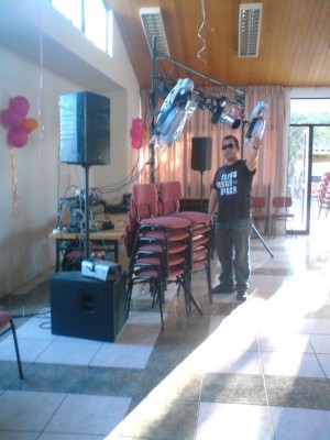 rzproducciones prestadores de Servicio tecnico en Chile en Santiago |  cantante y guitarrista baladas rock para pubs y eventos, amplificacion y luces