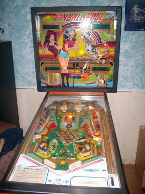 LEonardo  Recabarren  AStudillo prestadores de Servicio tecnico en Chile en Santiago |  arriendo  flipper  y  videos  arcades Fono 5161429, AMPLIFICACI�N,ILUMINACI�N , DJ ,KARAOKES, ,DATA SHOW ARRIENDOS 