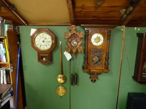 ISAIAS WILFRIDO GODOY MORA prestadores de Servicio tecnico en Chile en &Ntilde;u&ntilde;oa |    TIROL RELOJES RESTAURA CAJAS MUSICALES AUTOMATAS - CU-CU Y AFINES, RESTAURACION  ANTIGUEDADES ESPECIALIDAD RELOJES DE CAMPANAS Y CU-CU DESDE  