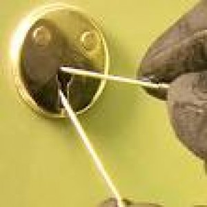 Claudio González Zúñiga prestadores de Servicio tecnico en Chile en Santiago |  Chapero de autos, casas y cajas fuertes. domicilios 24 horas santiago , Celular 94783352 fijo 27745406 aperturas, copias, reparaciones.