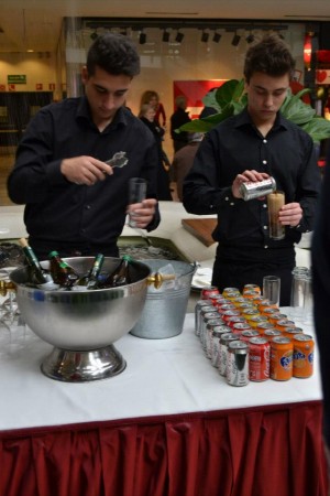 pedrito prestadores de Servicio tecnico en Chile en Las Condes |  Interesante servicio de garzones 9-1570121 www.garzonexpress.cl region, Garzones, mozos, coperos, atendemos todas las comunas de santiago