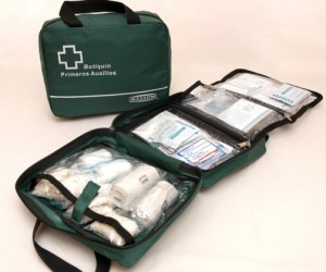 francisco prestadores de Servicio tecnico en Chile en Recoleta |  WWW.VENTASBOTIQUINES.CL BOTIQUIN NYLON VERDE 24X19X8 CMS. 1 MASCARILLA CRP , WWW.VENTASBOTIQUINES.CL BOTIQUIN NYLON VERDE 24X19X8 CMS. 1 MASCARILLA CRP 