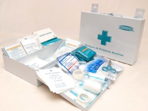 francisco prestadores de Servicio tecnico en Chile en Recoleta |  BOTIQUIN PRIMEROS AUXILIOS MALETA STAR-METAL PARA 25 PERSONAS STARMETAL, BOTIQUIN MALETA METALICA 25 PERSONAS,BOTIQUIN ABS 10 PERSONAS